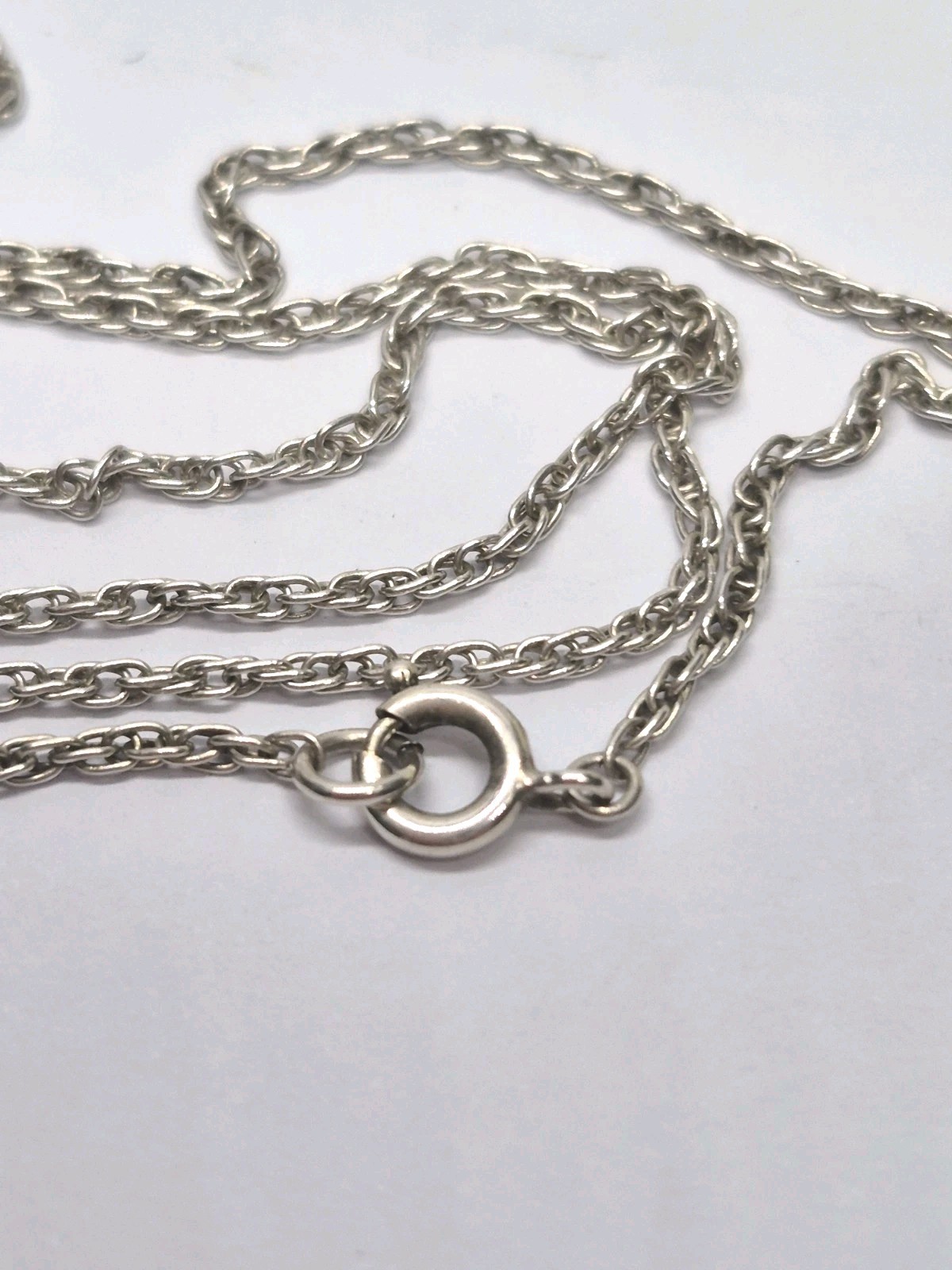 LOCKET – Vintage Hallmarked Sterling Silver Round Double Photo Locket Necklace.