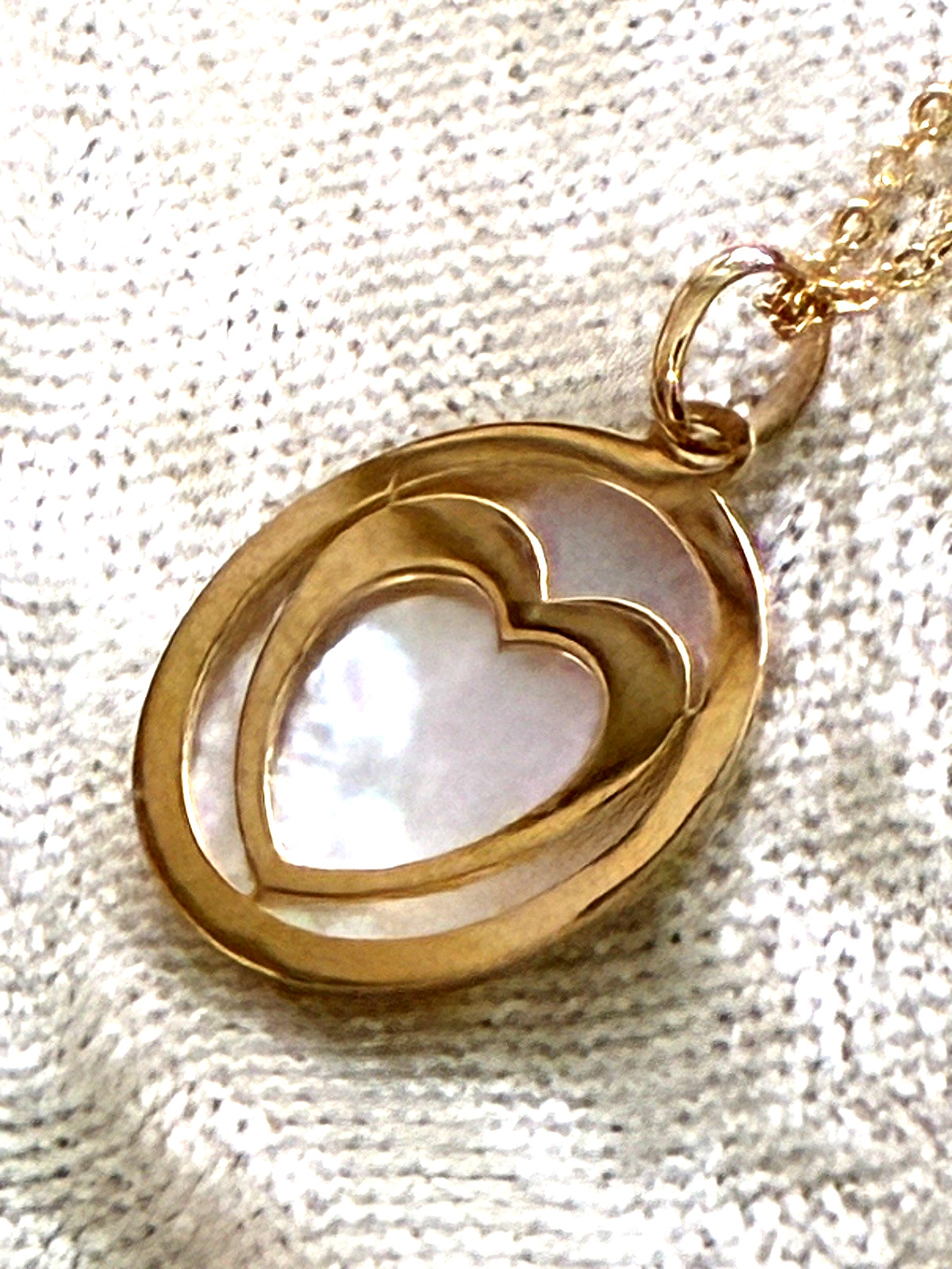 ITALIAN GOLD 14K YELLOW GOLD & MOTHER-OF-PEARL HEART PENDANT + CHAIN (M4971G-62)