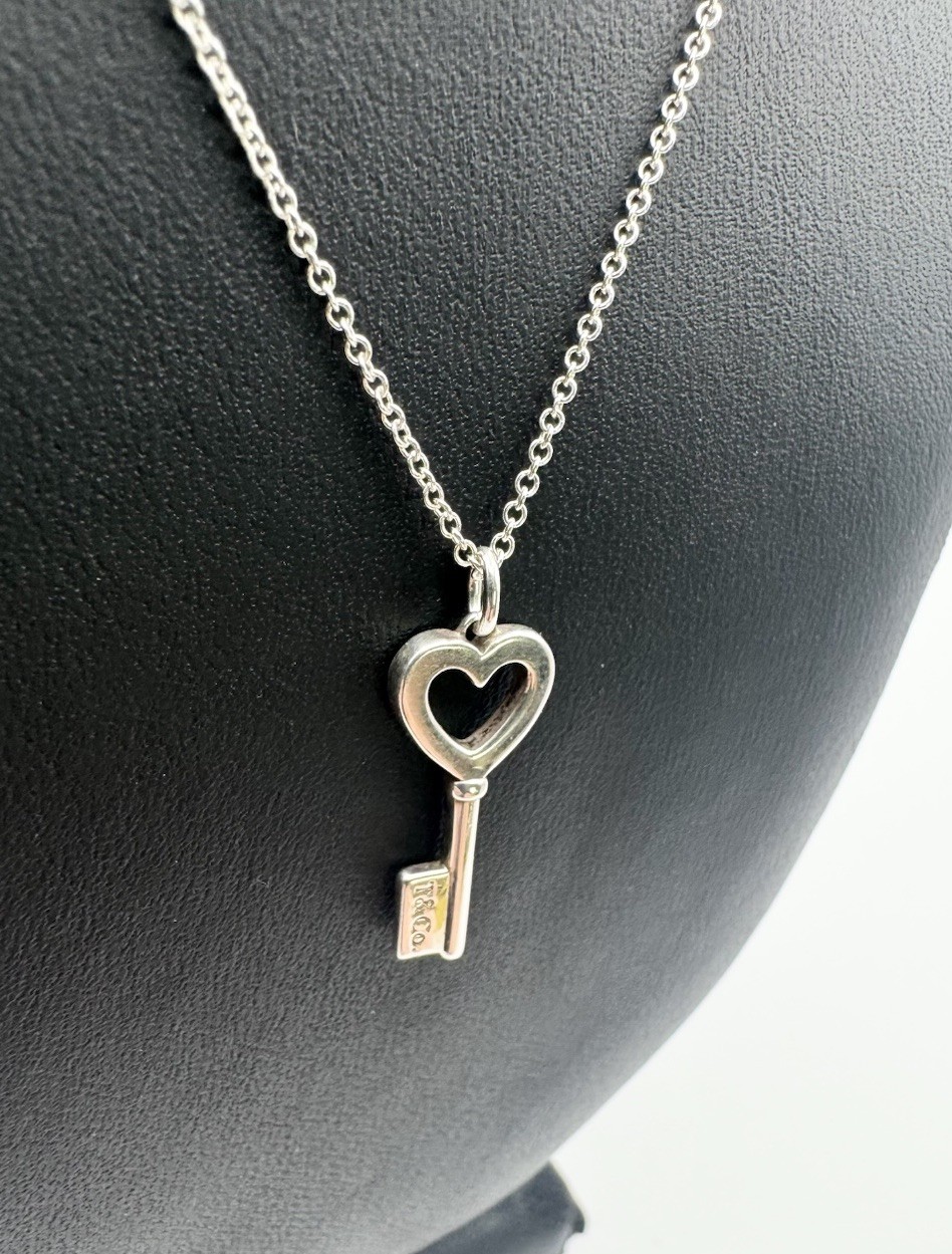 Iconic Tiffany & Co. Sterling Silver .925 Mini Heart Key Pendant Necklace 16″