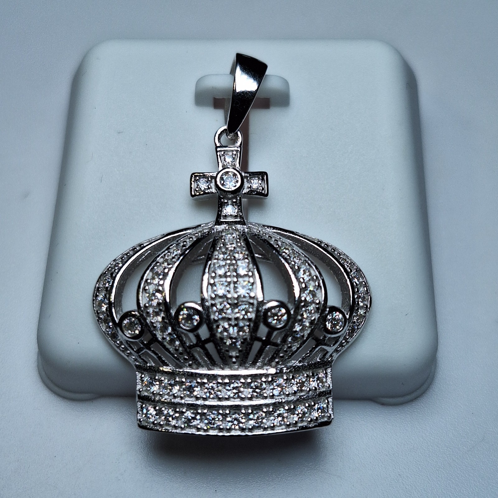 Hip Hop – Iced- Out King Crown Moisssanite Pendant 925 Sterling Silver
