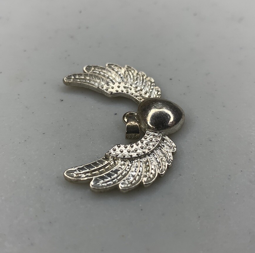 Used 925 Sterling Silver Heart With Wings Pendant, Unbranded – 5.5 grams