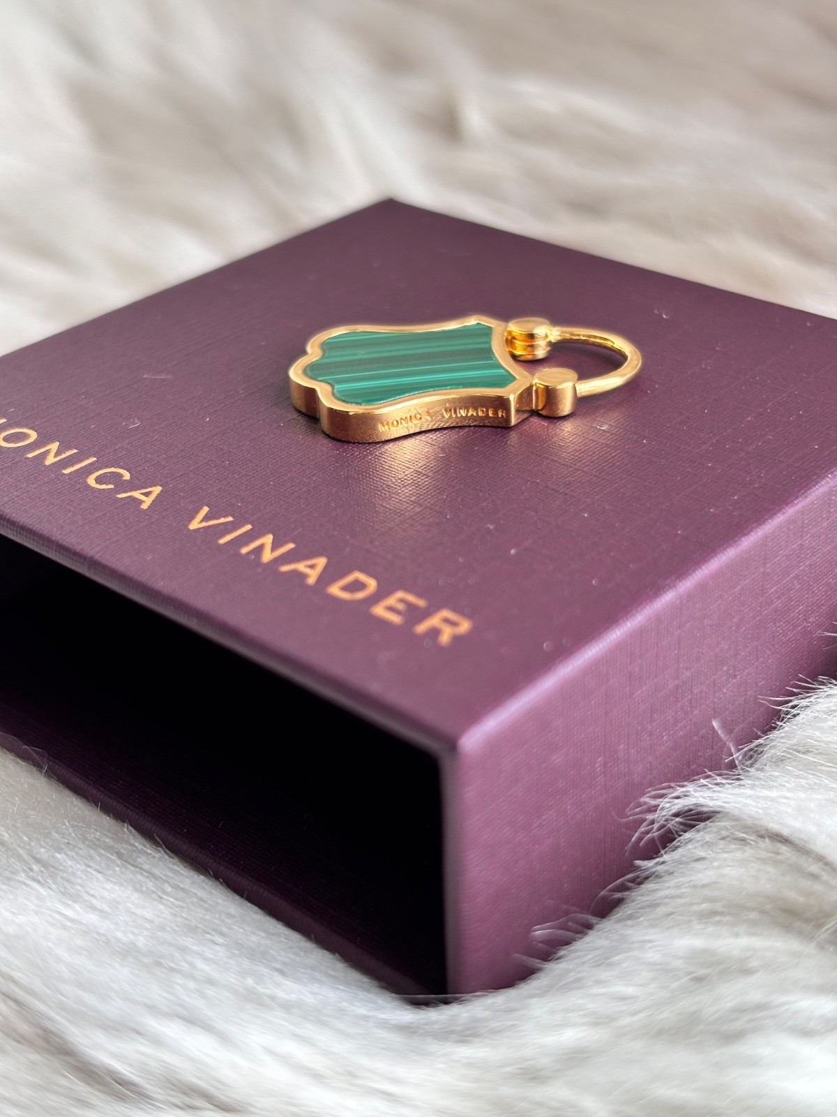 MONICA VINADER 💎Padlock Shield Pendant 18k Gold & Malachit RRP £119 Charm