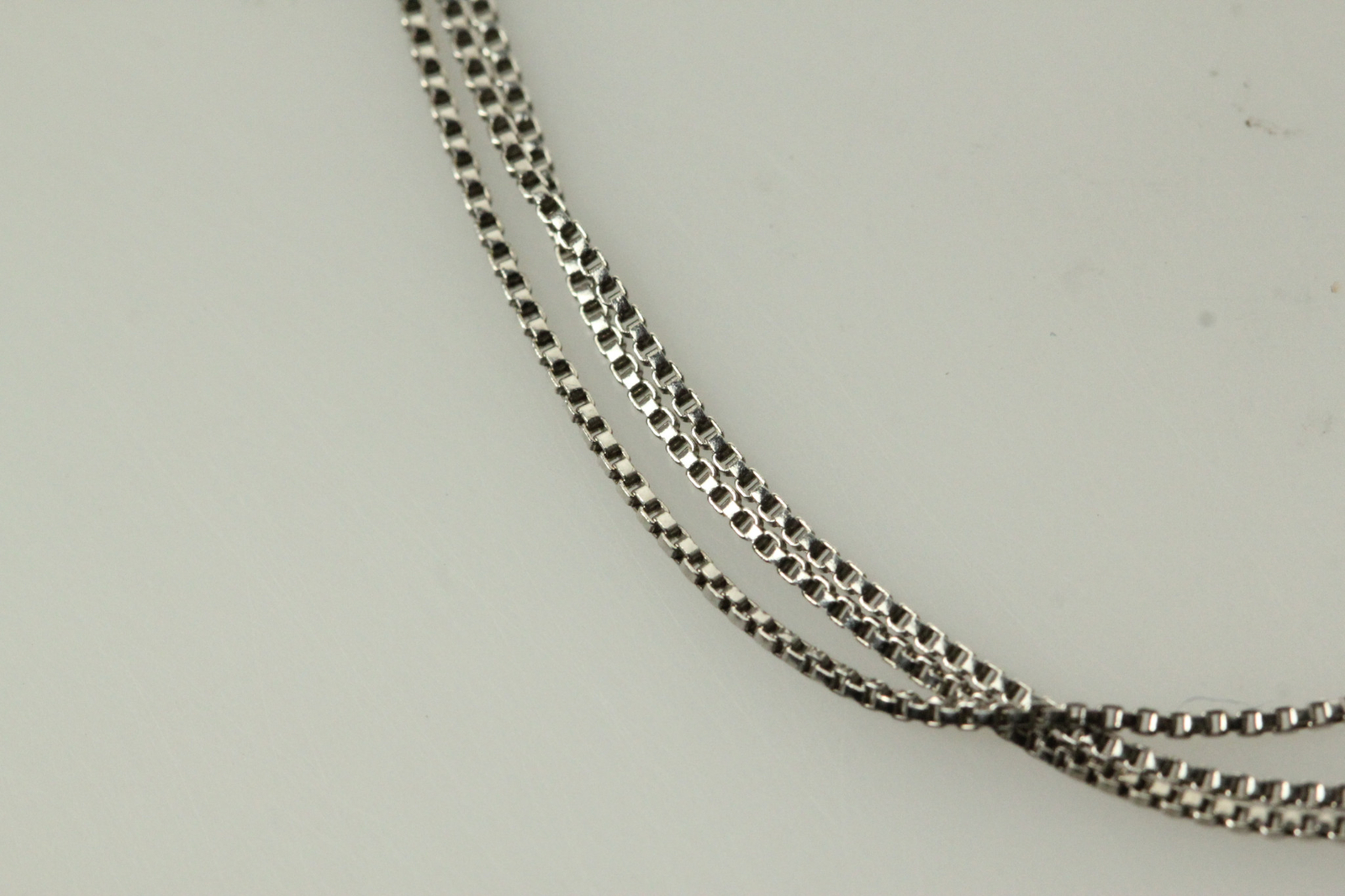 925 Sterling Silver 18″ Thin Box Chain 1.1 Grams (NEC4329)