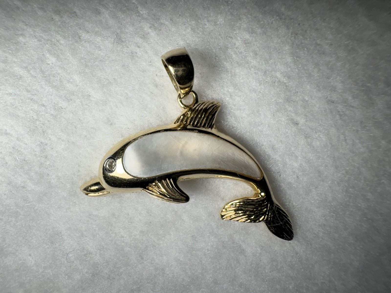 14k Yellow Gold Dolphin Pendant Mop Diamond Eye Marine/Ocean 2 Grams Stamped 14k