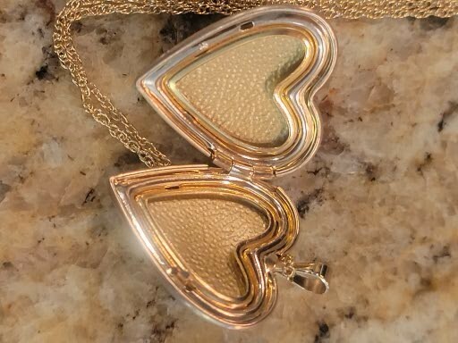 Krementz Princess Pride 14kt gold heart locket usa made nice gift