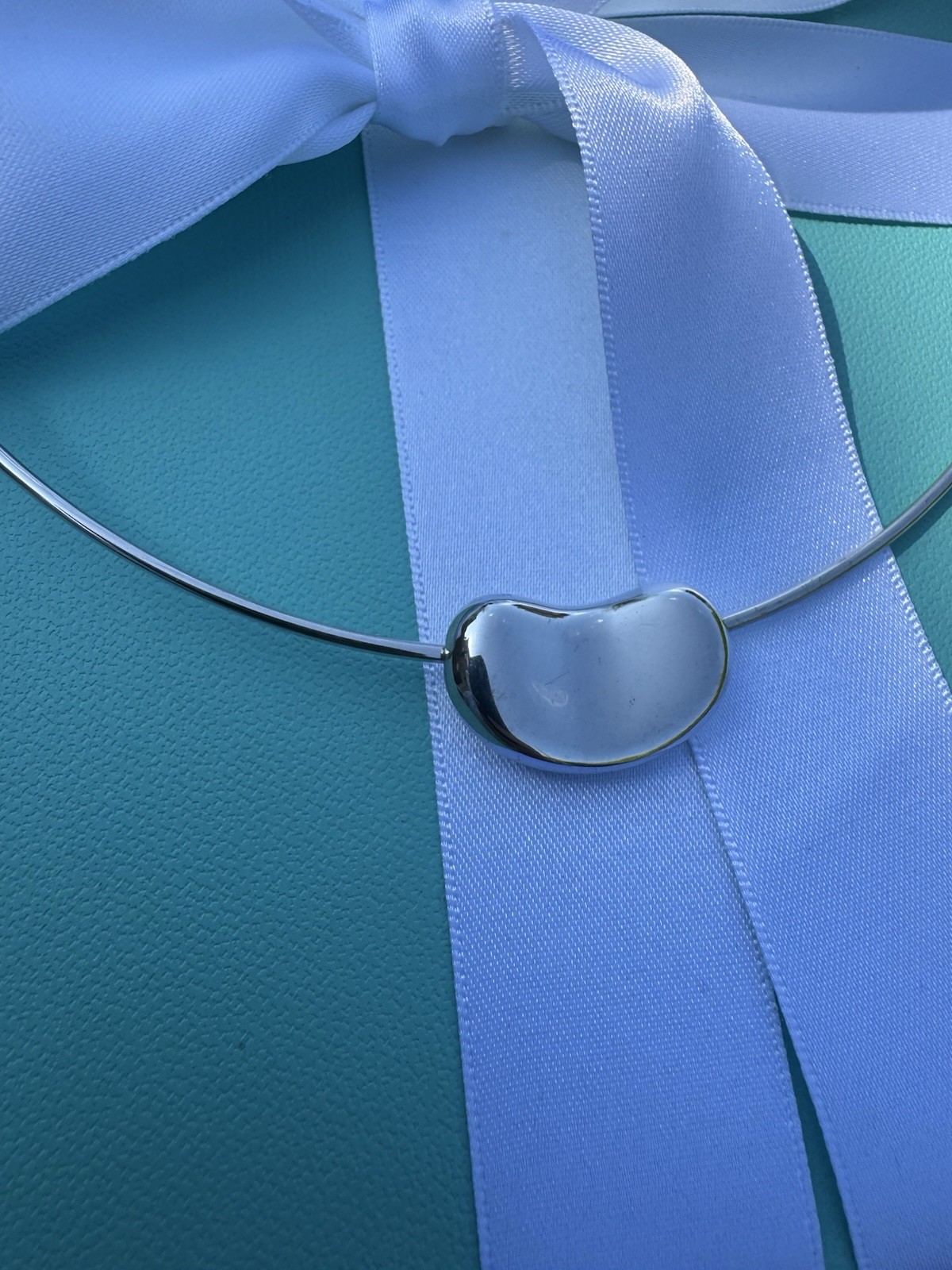 Tiffany & Co. Elsa Peretti Large 26mm Bean In silver On A Silver Choker Uk Assay
