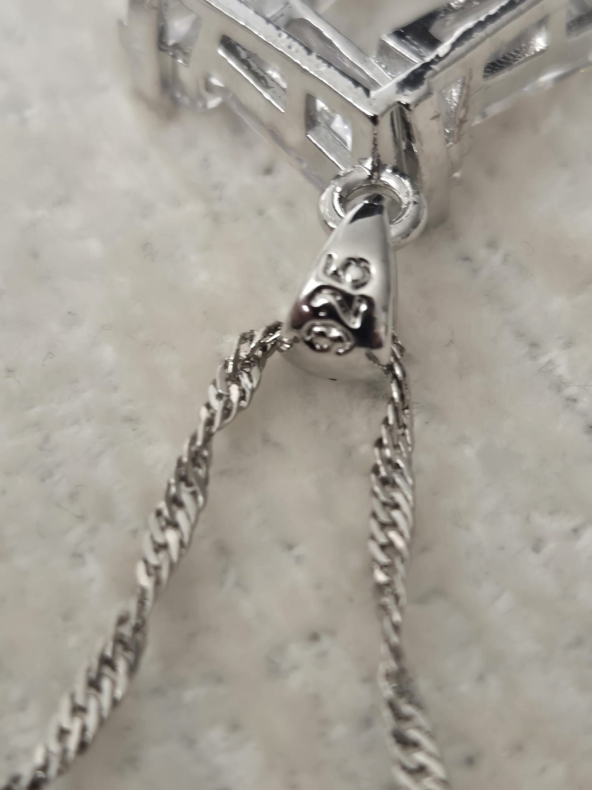 Unusual Stunning White Crystal Sterling Silver 18 Inch Necklace. UK Seller