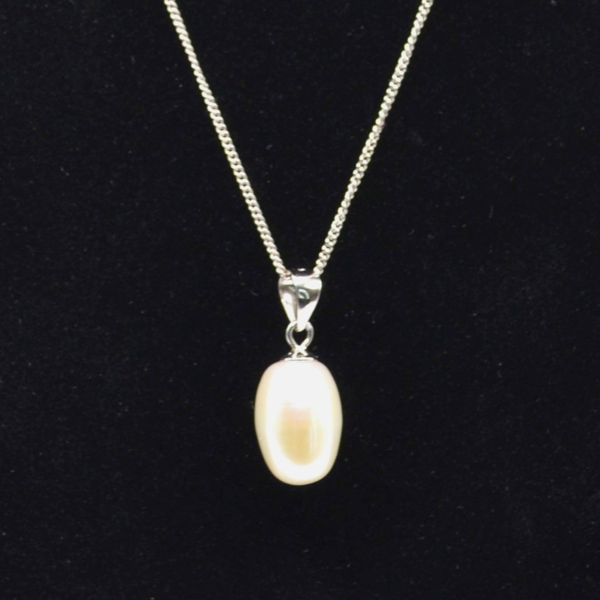 925 Sterling Silver Pearl-Style Pendant Necklace 18” Oval Drop 12.5×8.5mm White