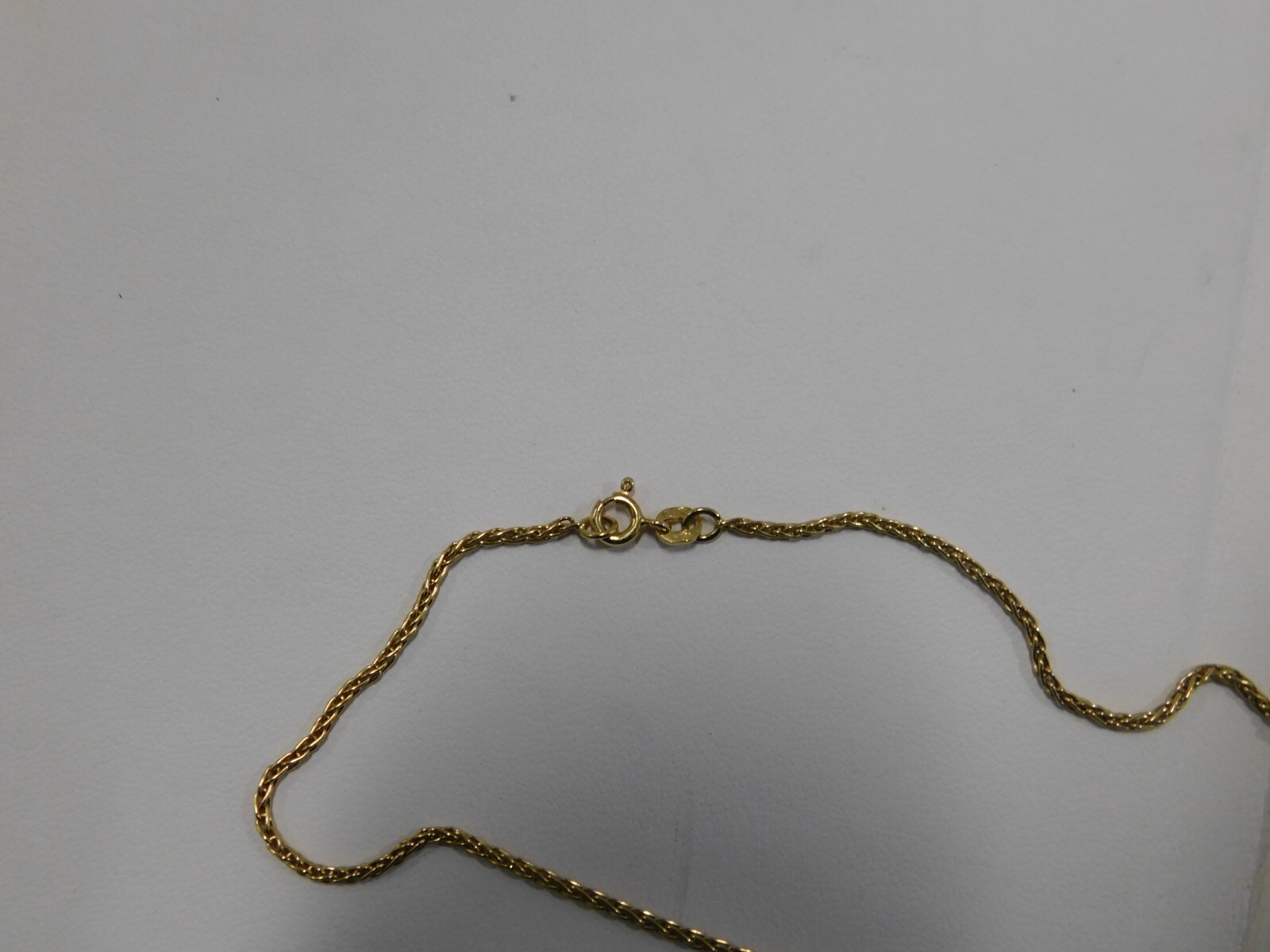 14k yellow gold sapphire and diamond pendant on 18″ 1 1/2 mm round chain