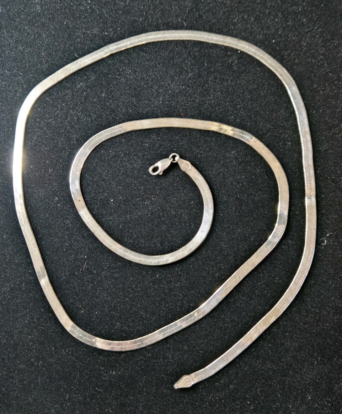 30 1/2″ Long. 925 Sterling Silver Flat Chain Necklace 4 mm W. 14 g VTG Italy
