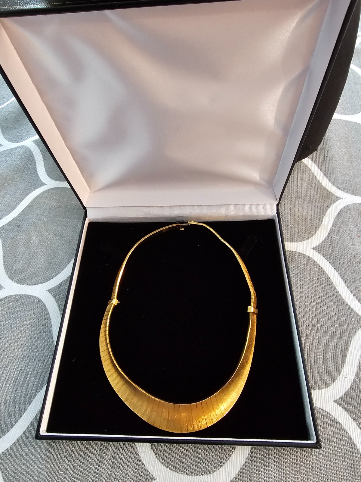 Vintage Heavy 18k Gold Satin Finish Graduated Collar Necklace Choker 69 grams