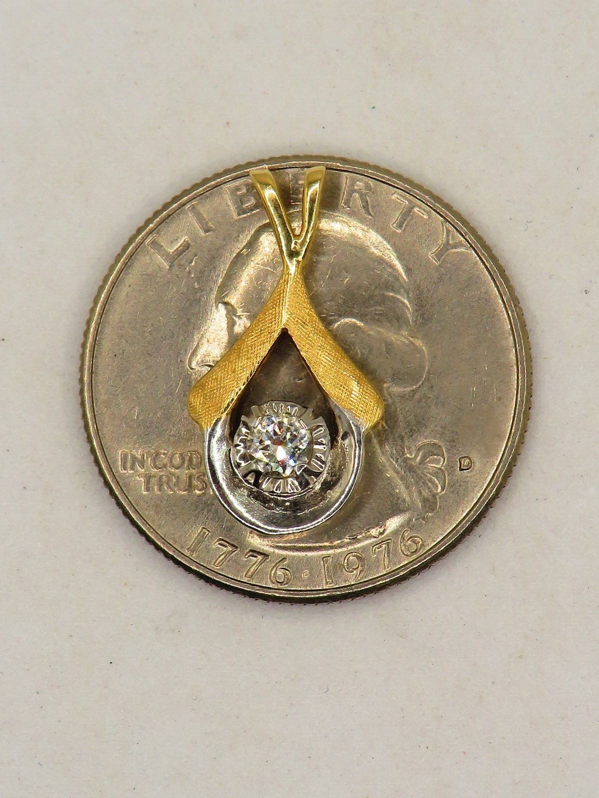 LOVELY 14K YELLOW & WHITE GOLD PENDANT ¾” LONG w 1 RBC DIAMOND*