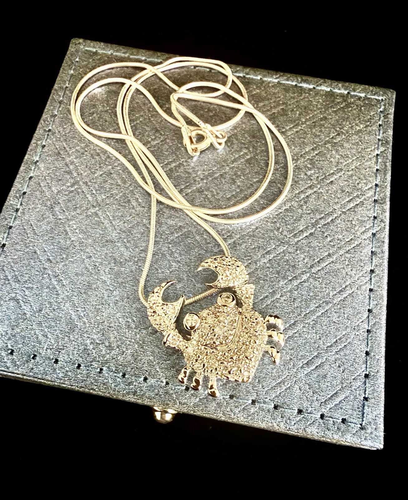Elegant 925 Sterling Silver Crab Pave Crystal-Glass Pendant w/ 925 Chain 18-19″