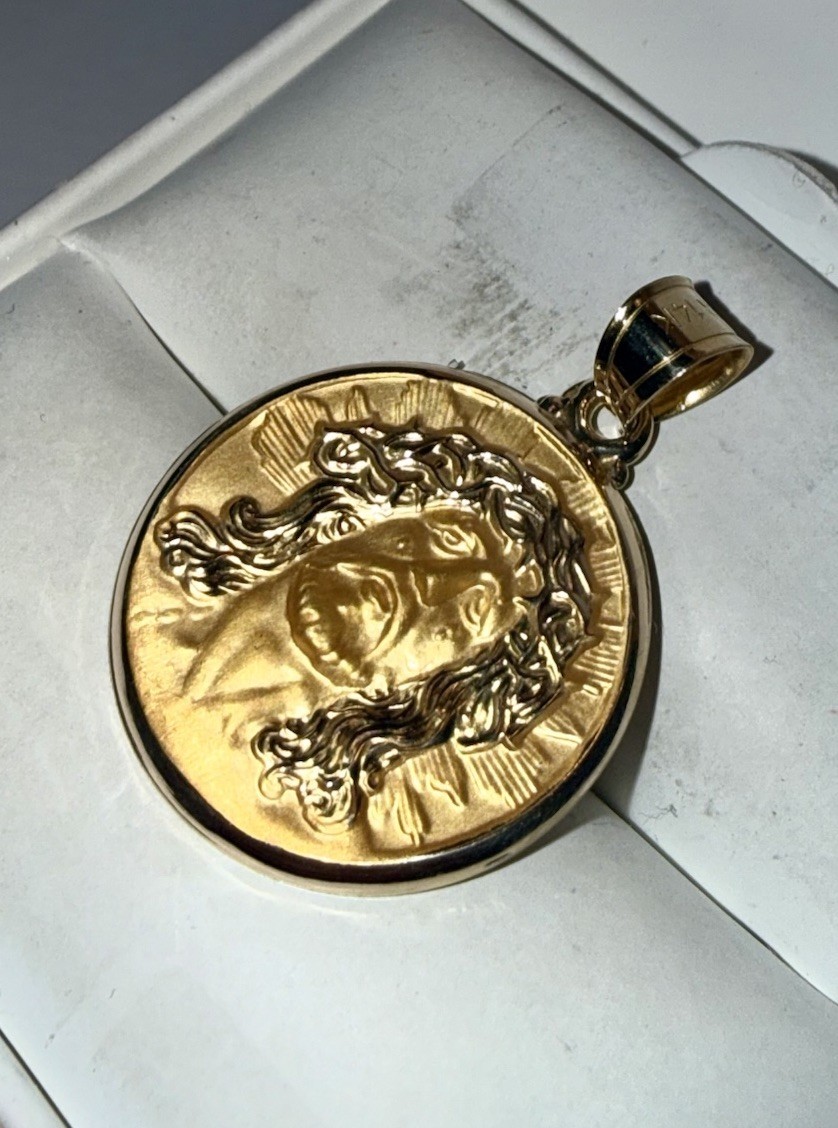 ESTATE Solid 14K Gold Head of Christ Religious Circle Pendant