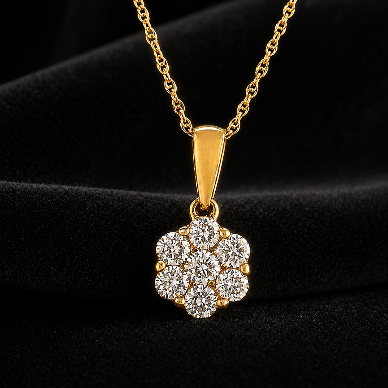 0.50 cttw Natural Diamond Illusion Pendant Necklace, 14KY Adjustable Chain