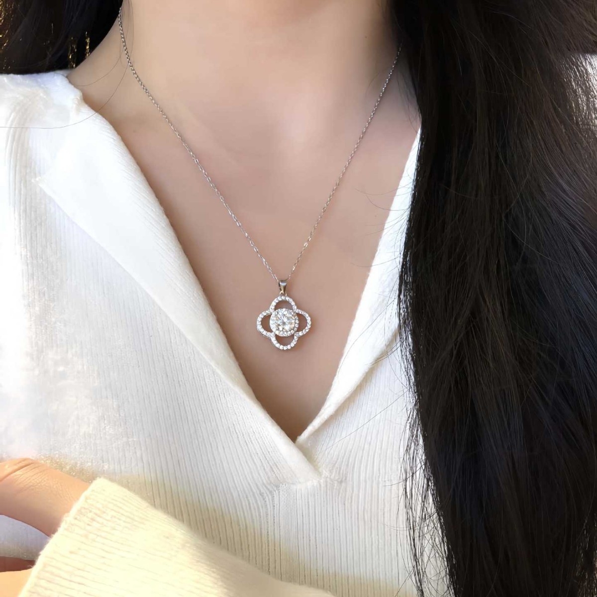 1CT Moissanite Four Leaf Clover Pendant Necklace 925 Sterling Silver