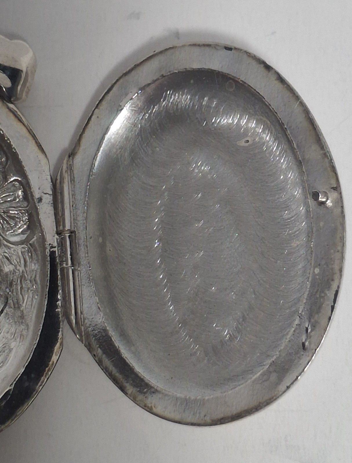 Sterling Silver Oval Locket Pendant Female Profile, Holds 1.5″ x 1″ Photos