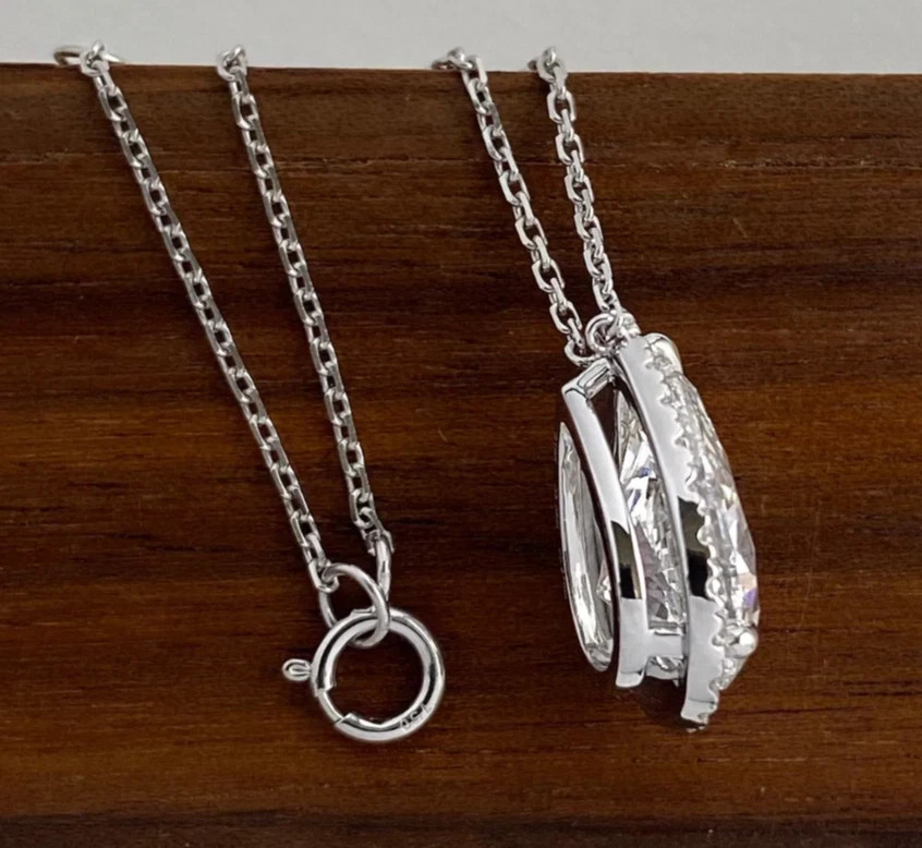 Lovely 11.50 Ct Certified White Diamond Pendant, Tariffs FREE & matching Studs.