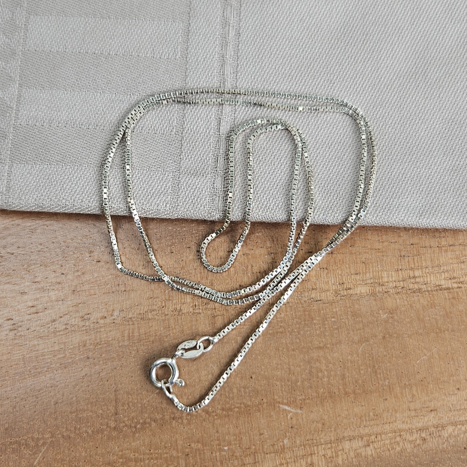 Vintage Sterling Silver 925 Rounded Box Chain 22″ AGI Necklace Italy Spring Ring