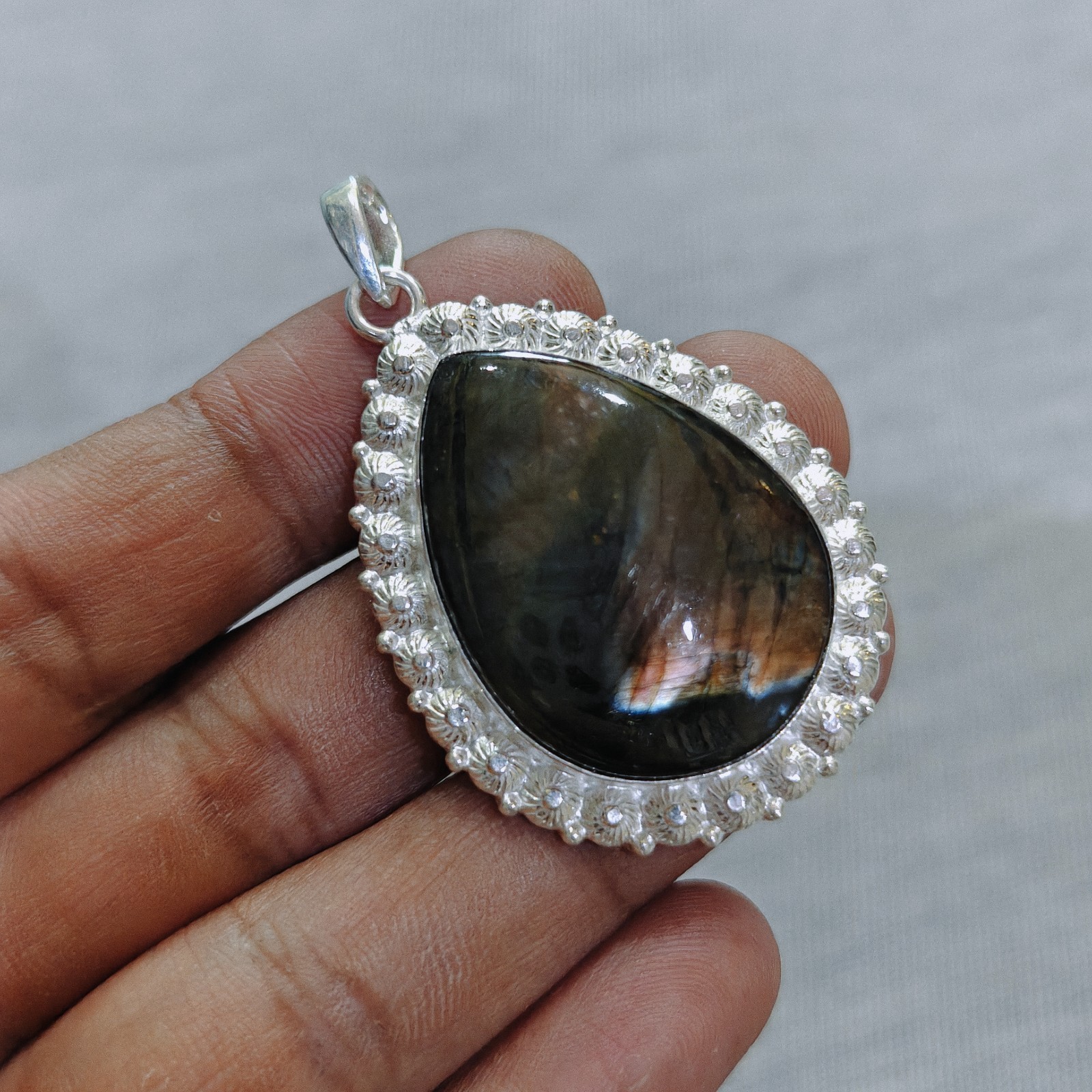 Beautiful Natural Labradorite Gemstone Pendant Sterling Silver Handmade Pendant
