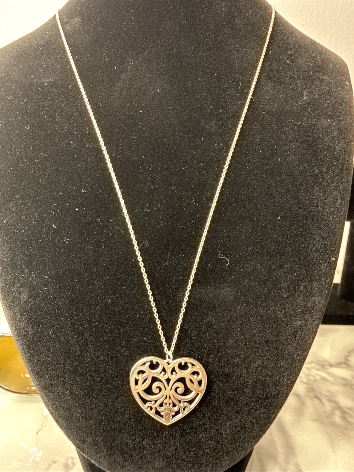 Tiffany & Co. Enchant Filigree Heart Pendant Necklace Sterling Silver 21″ w/ Box