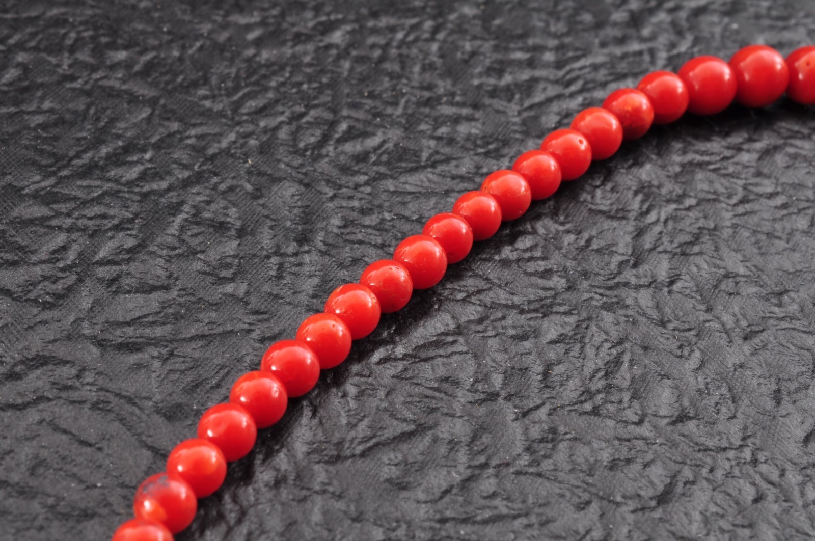925 silver clasp, red coral undyed Rosary-style necklace (67.5ct) Certification.