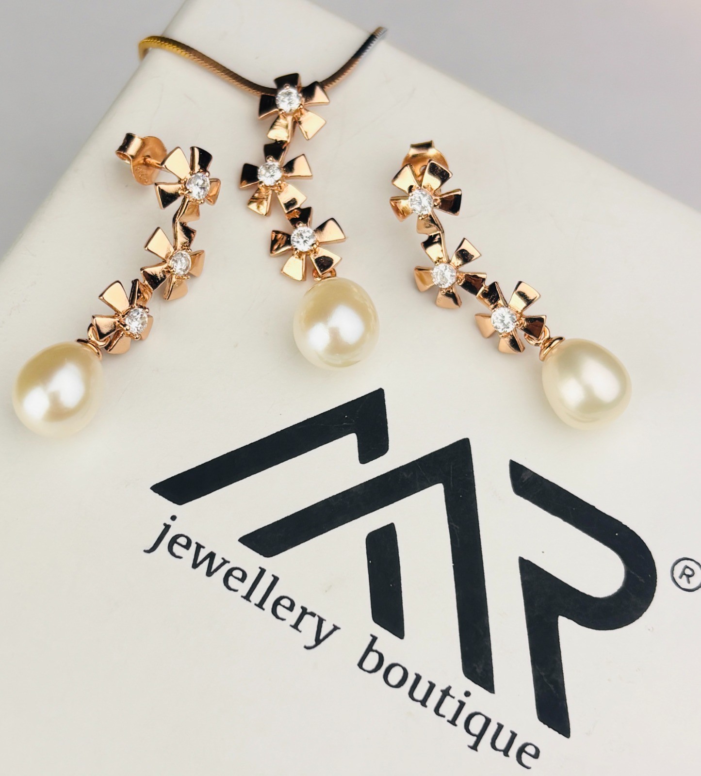 925 Silver Pearl Floral Pendant Set Rose Gold Plated (Without Chain) for women