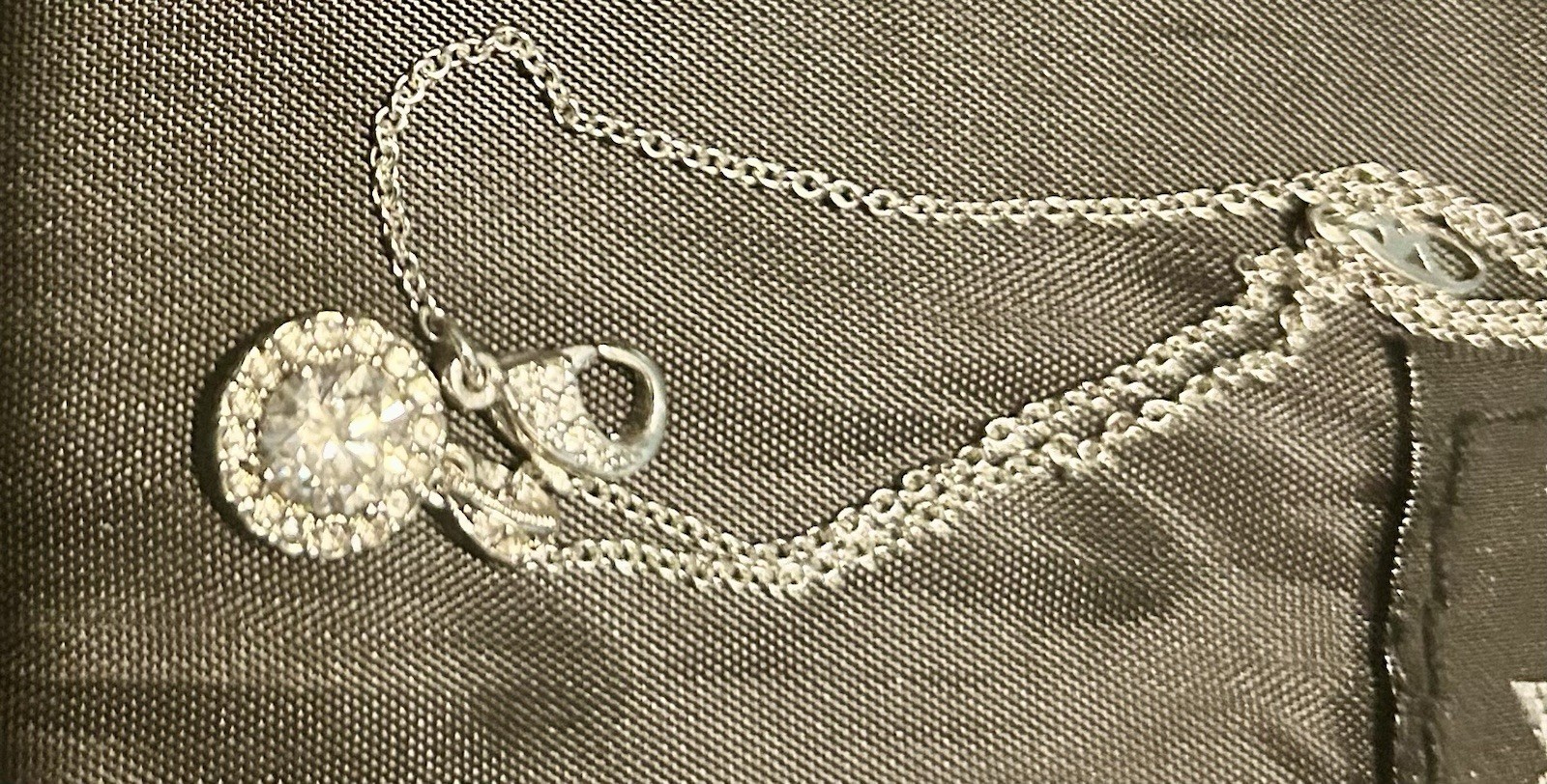 14k White Gold Round Diamond Halo Pendant Necklace Oval Link Chain Lobster