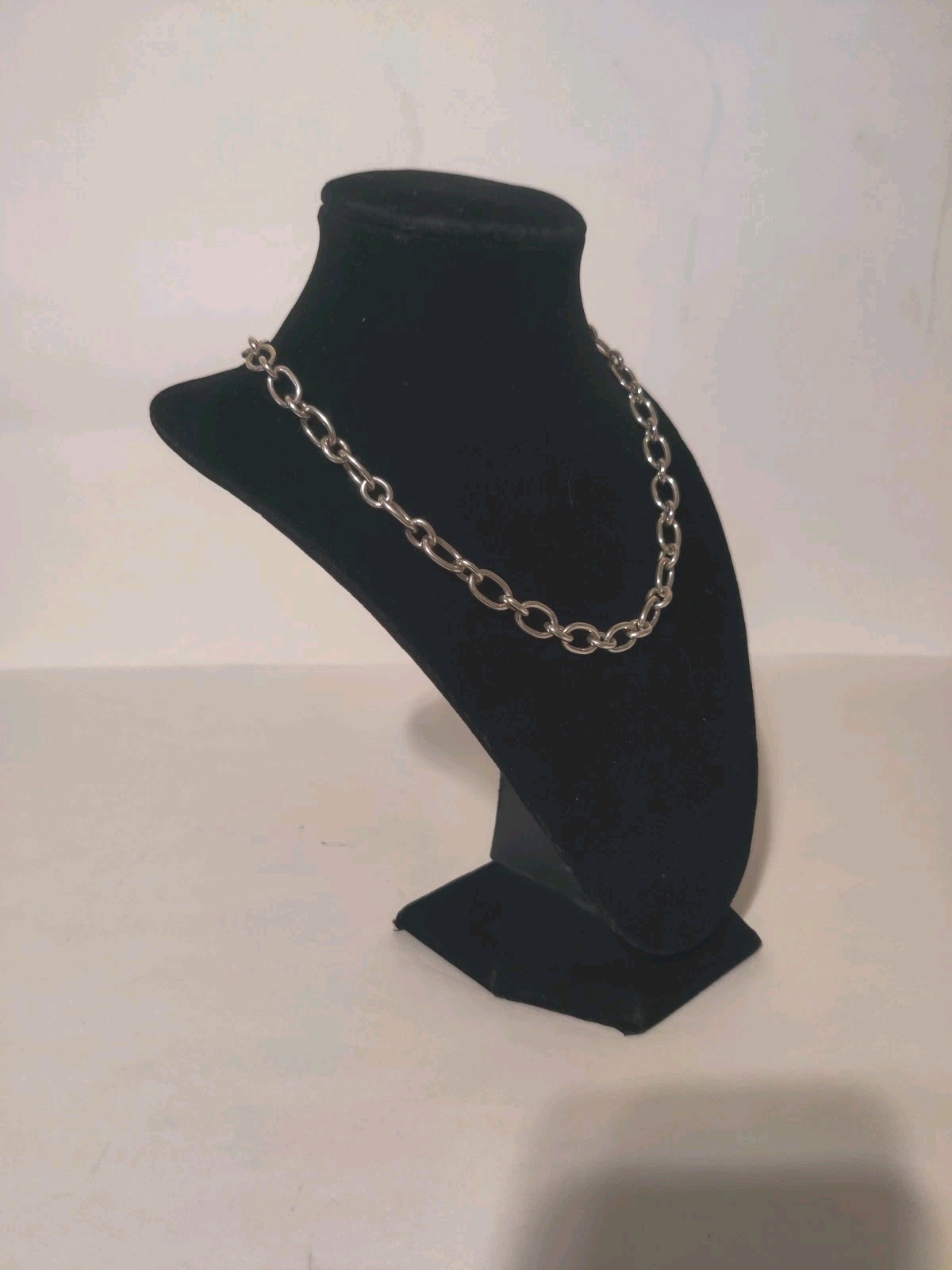 Tiffany & Co Italy Oval Link Clasping Ends Necklace Silver 925 W Box 18 inch