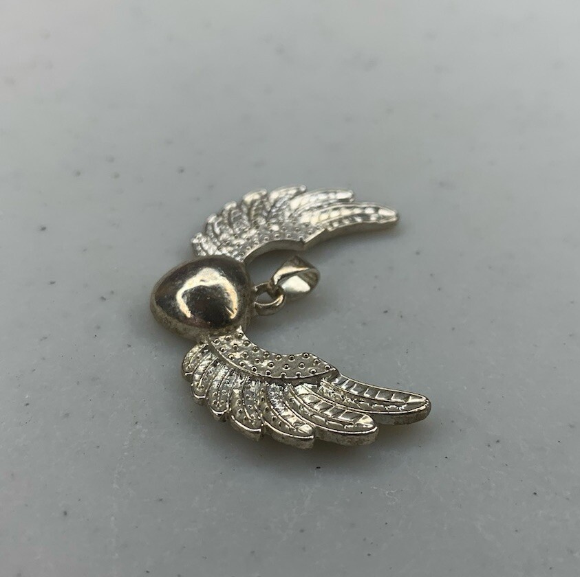 Used 925 Sterling Silver Heart With Wings Pendant, Unbranded – 5.5 grams