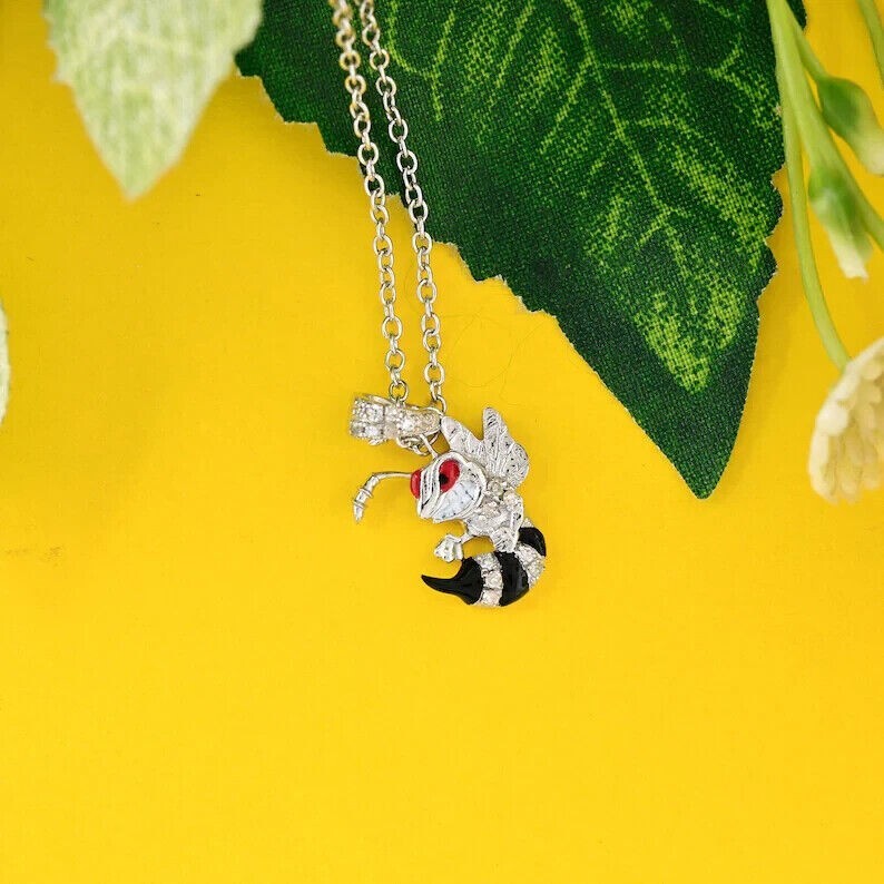 Angry bee 18″ Chain Pendant Round Cut Real Moissanite 14K White Gold Plated