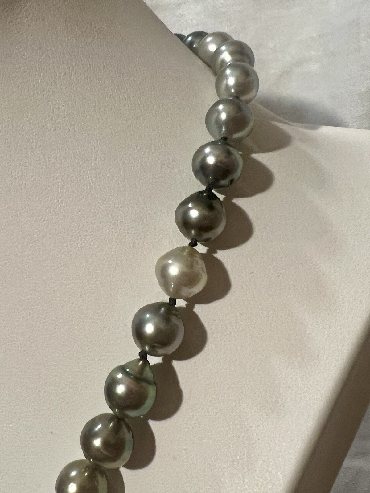 $4,200 Certified 20” Cultured Black Tahitian South Sea Pearl 9-12mm Necklace