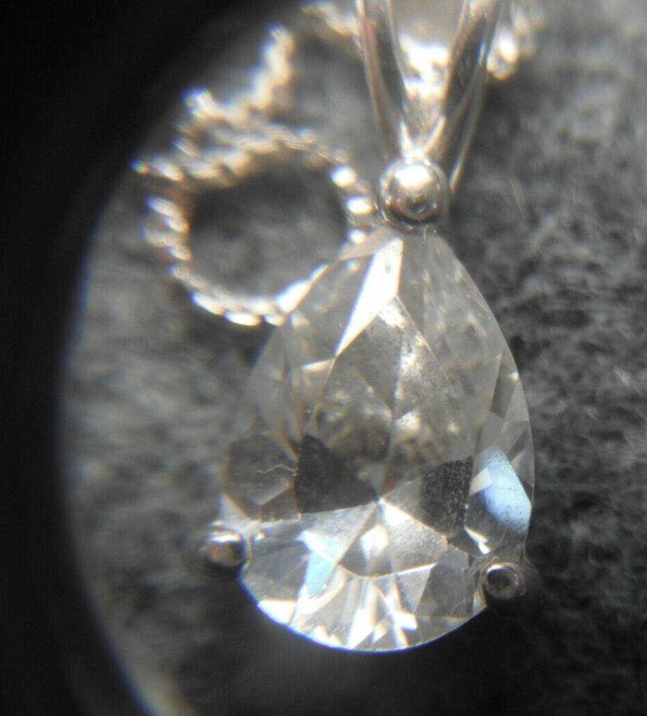 925 Teardrop Swarovski Pendant 925 1.51g Box Chain 18.5″ Spring Ring Clasp