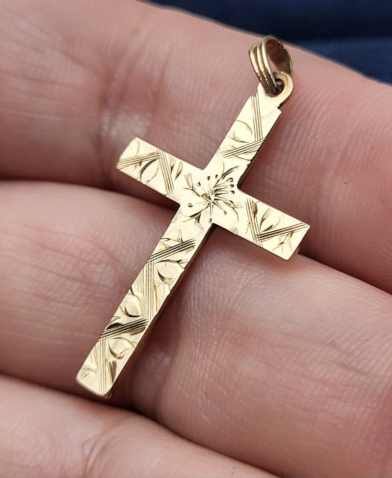 Antique 10K Yellow Gold Floral Engraved Cross Charm Pendant for Necklace / Chain