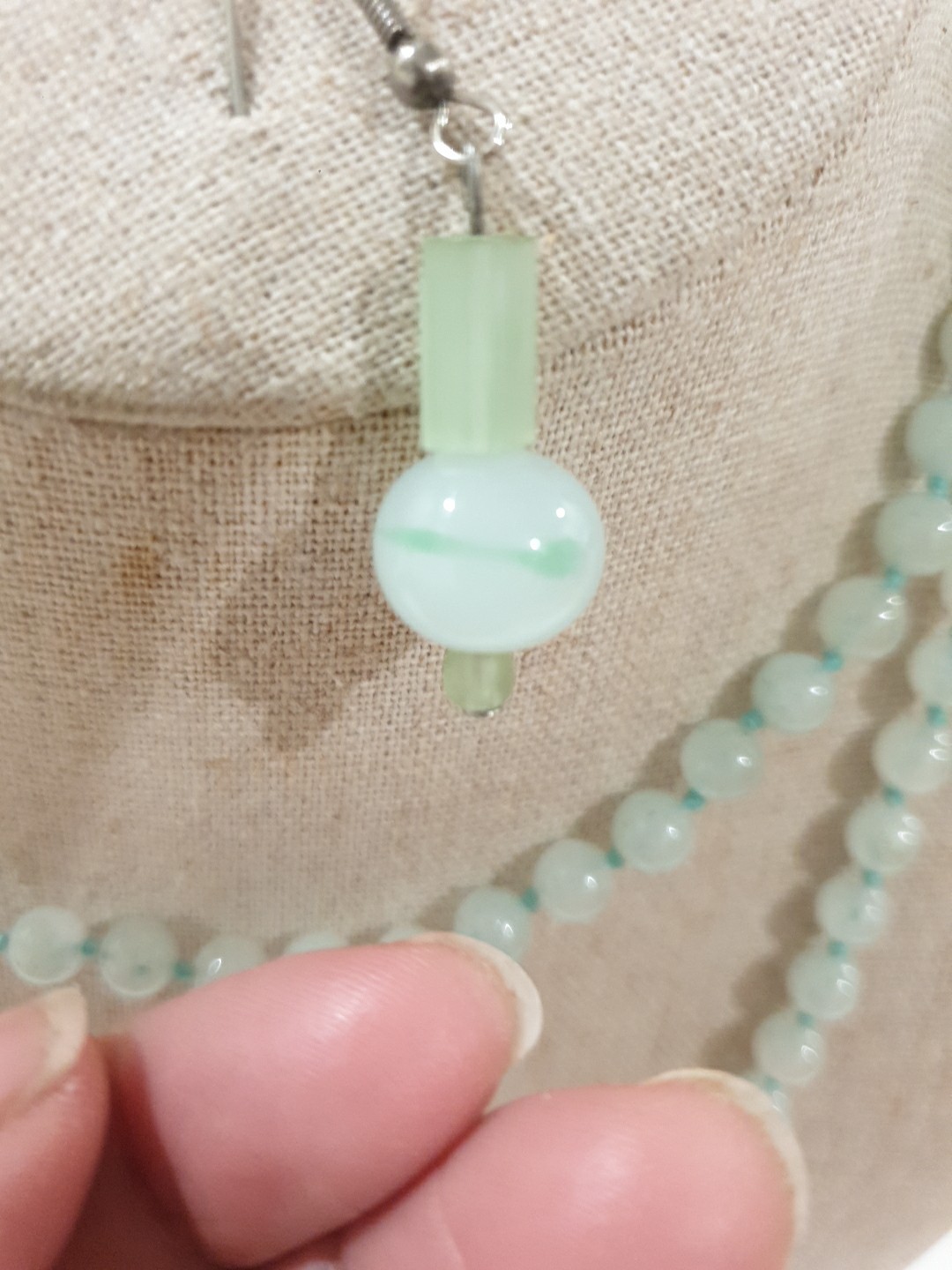 Vtg Hand Knotted Jade Necklace Jewelry Sea Green Beads & Dangling Earrings