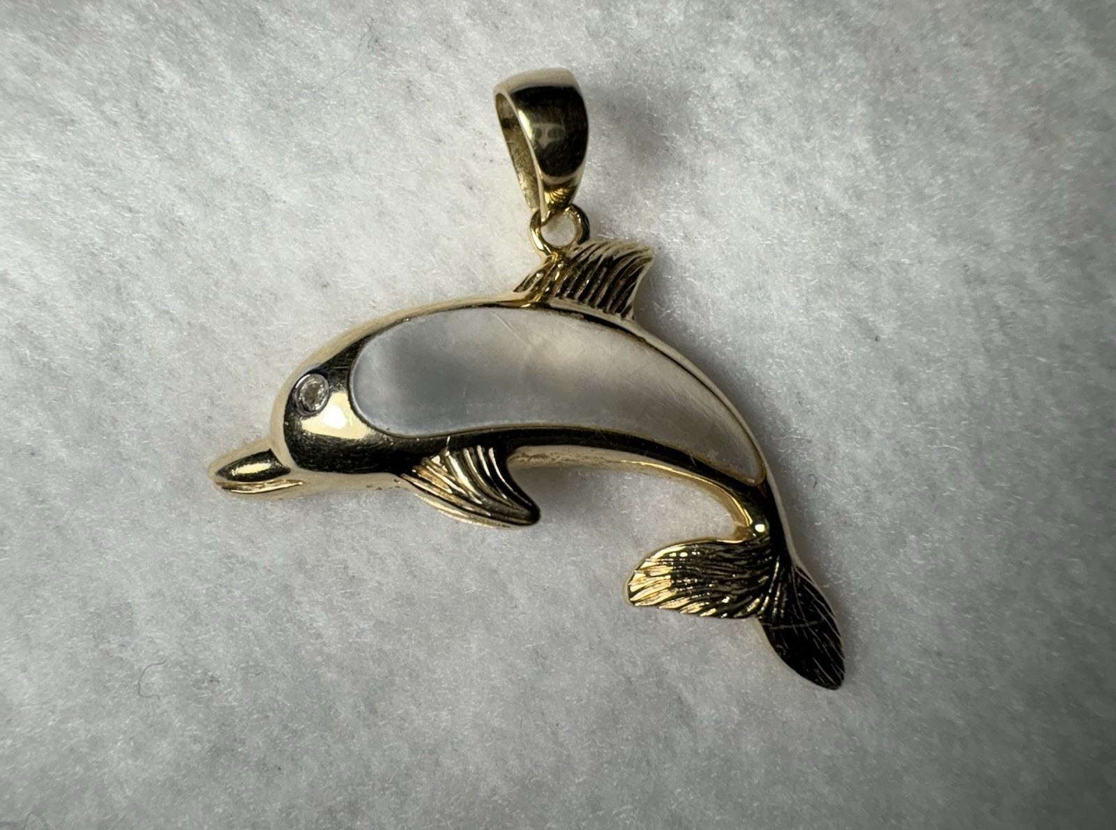14k Yellow Gold Dolphin Pendant Mop Diamond Eye Marine/Ocean 2 Grams Stamped 14k