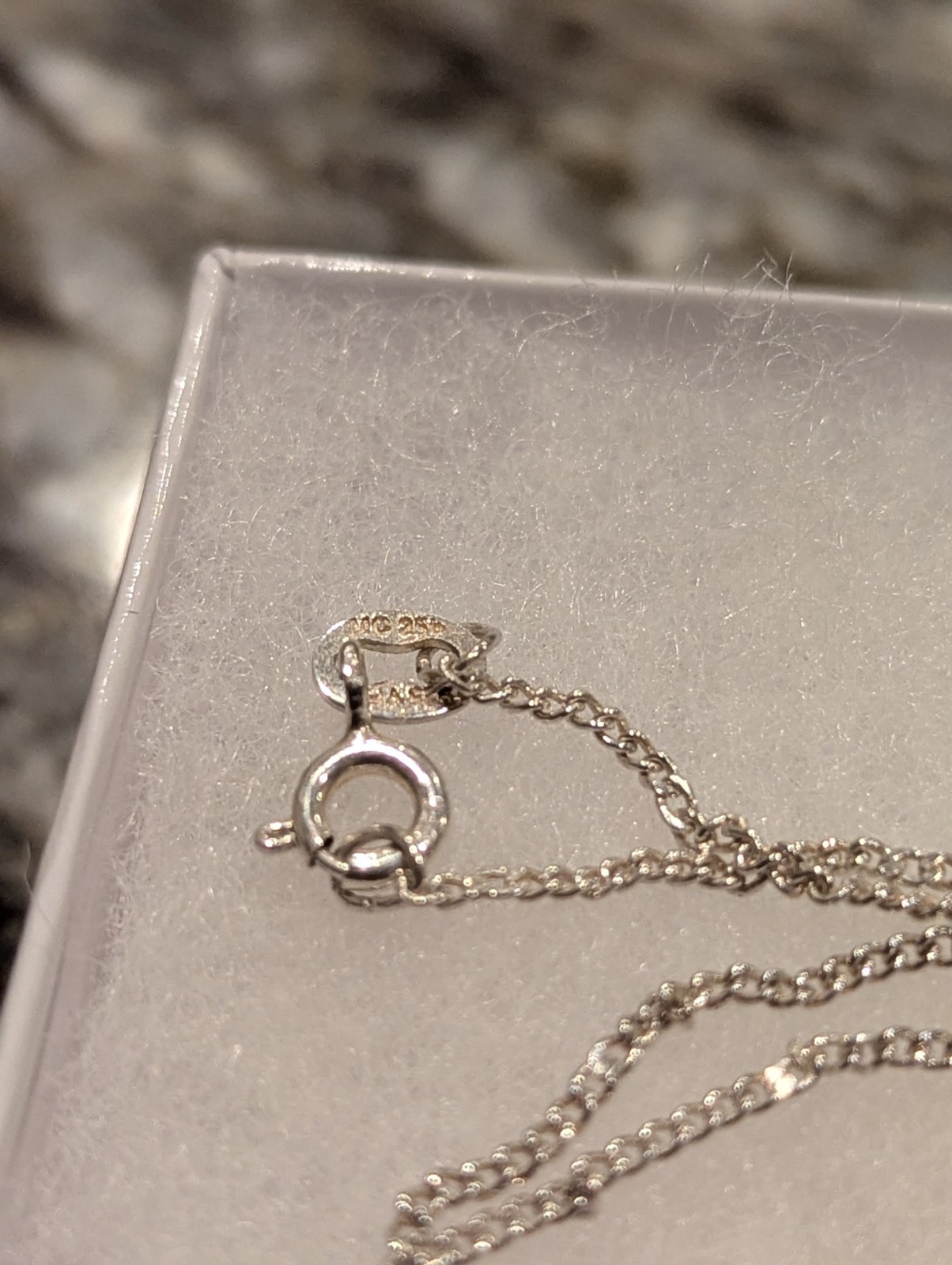 925 Sterling Silver 15.8g Natural Rose Quartz Pendant & 22″ Curb Chain Necklace