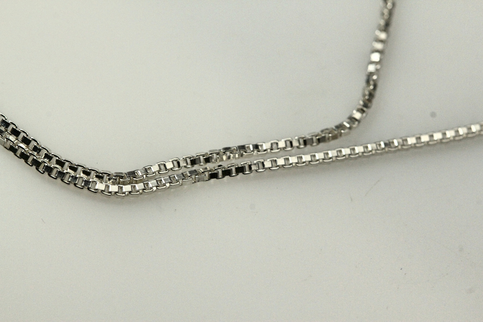 925 Sterling Silver 14″ Thin Box Chain 2.1 Grams (NEC4895)