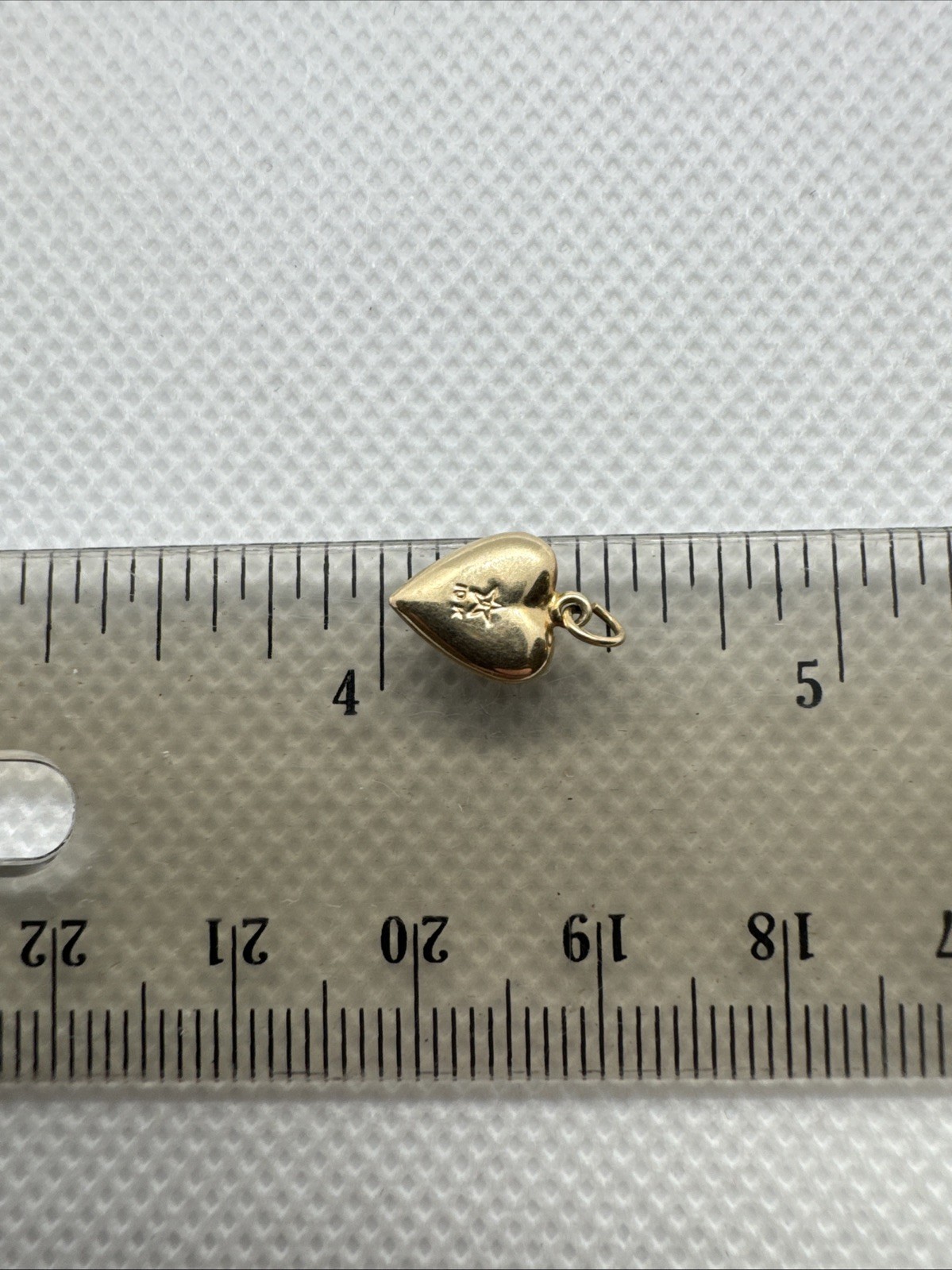 Beautiful 10k Yellow Gold Puffy Heart Hollow Charm Pendant 0.36g Love Carved