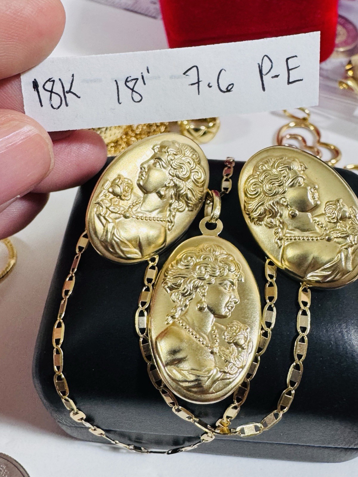 18K 750 Gold Set Queen Elizabeth Earring & Necklace 18” Long 7.6g 3mm