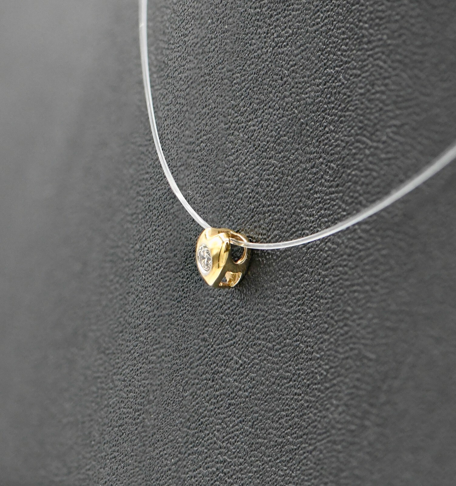 Beautiful 14K Yellow Gold Solitaire Diamond Heart Fish Wire Pendant Necklace 16″