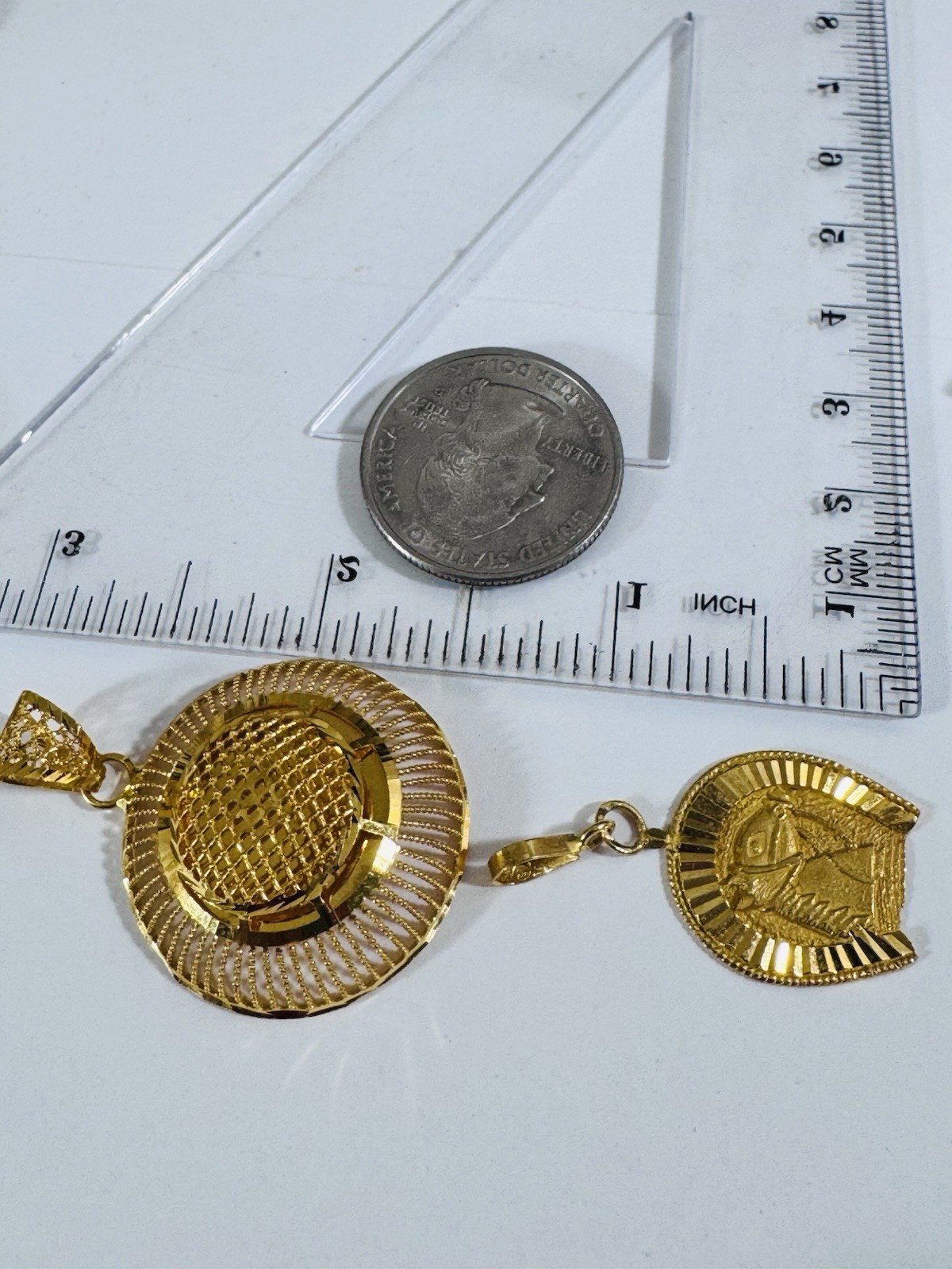 RARE Gold Two Set of Pendant 21K Horseshoe & 22K Round 7.9g