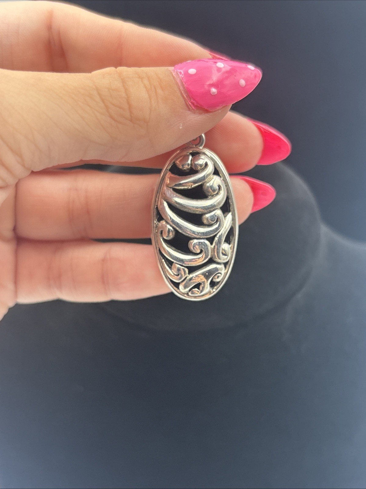 Vintage 925 Sterling Silver Oval Shape Scroll Design Pendant Unbranded