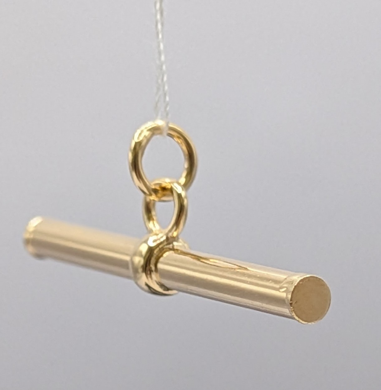9ct Yellow Gold 30mm Round T-Bar Pendant WITHOUT CHAIN