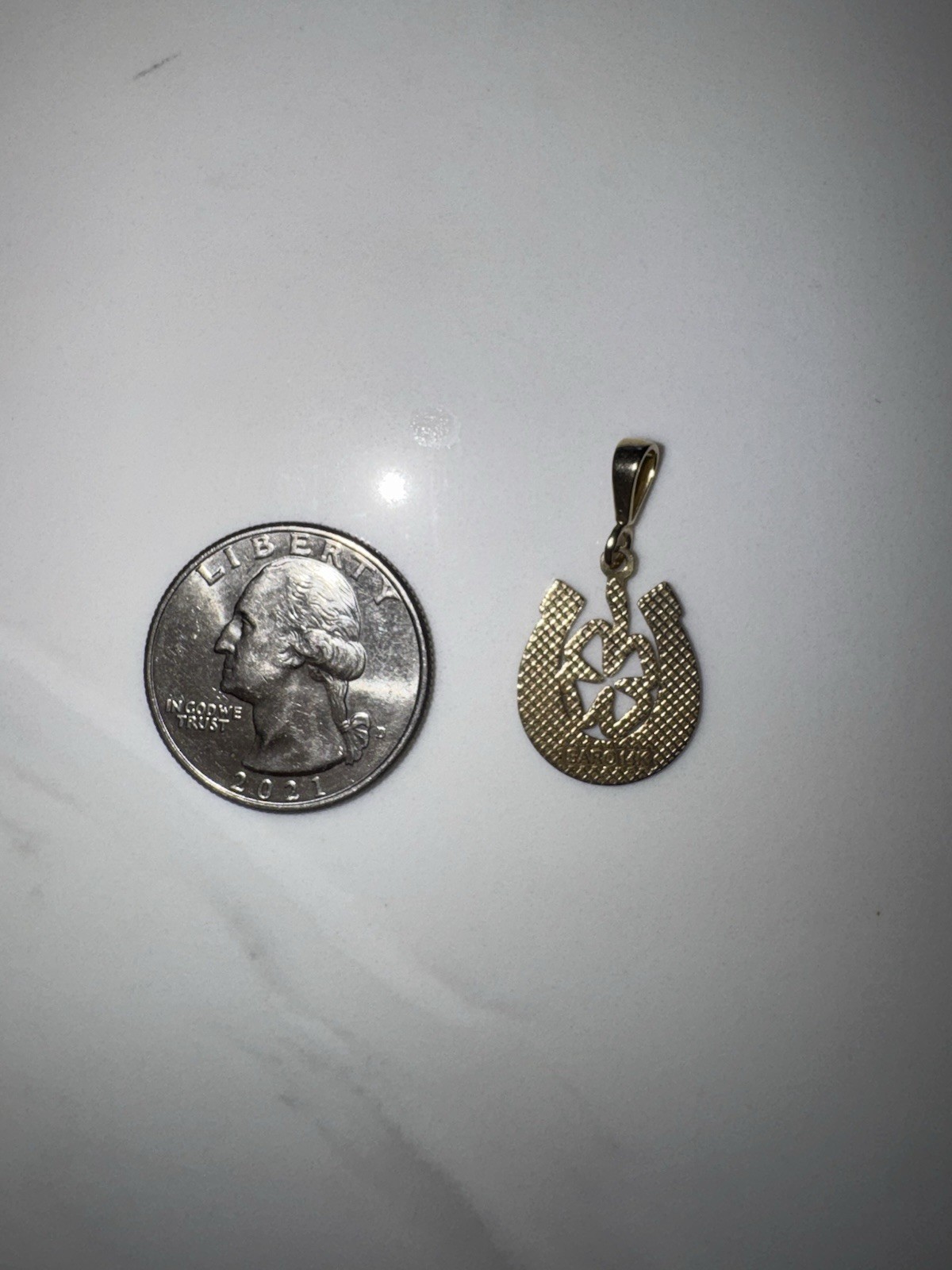 Macy’s 14k Yellow Gold Horseshoe Four-Leaf Clover Luck Charm Pendant