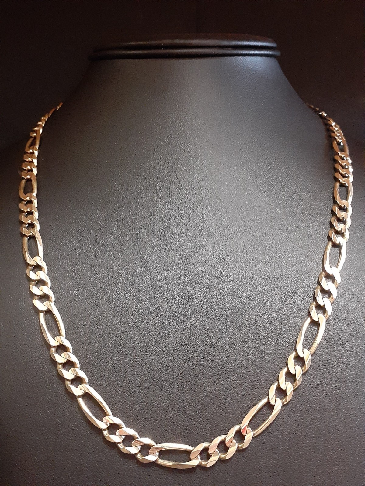 (RI4) 14k Yellow Gold Figaro Link Chain / Necklace (43.3 Grams) Size 26″ 6.7 MM