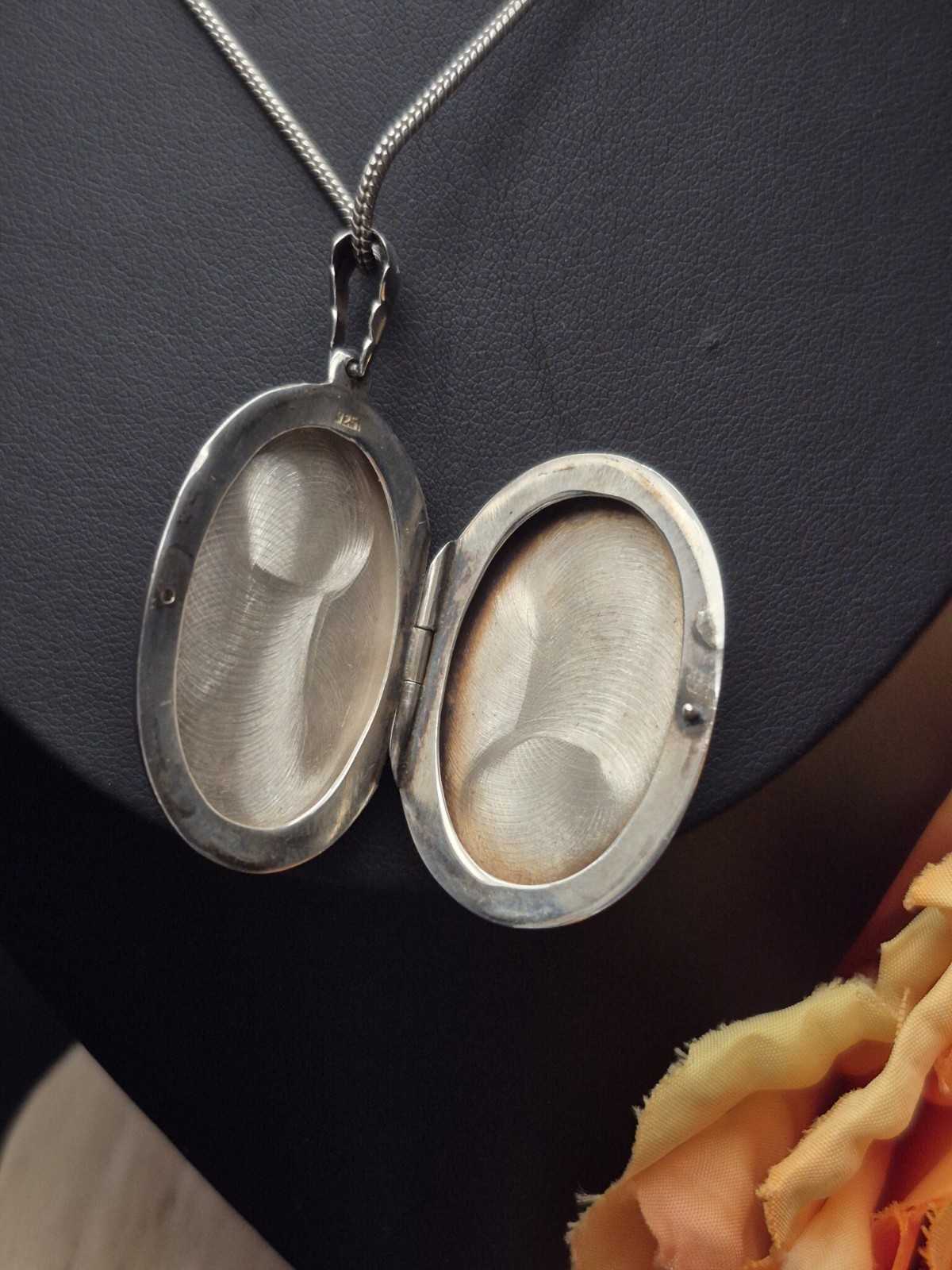 LOCKET – Sterling Silver Oval Photo Locket. Owl Design. Pendant and Chain.