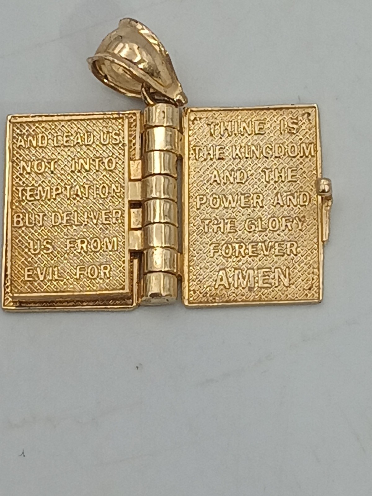 Solid 10K Yellow Gold Opening Pages Holy Bible with Lords Prayer Pendant 3.3gms