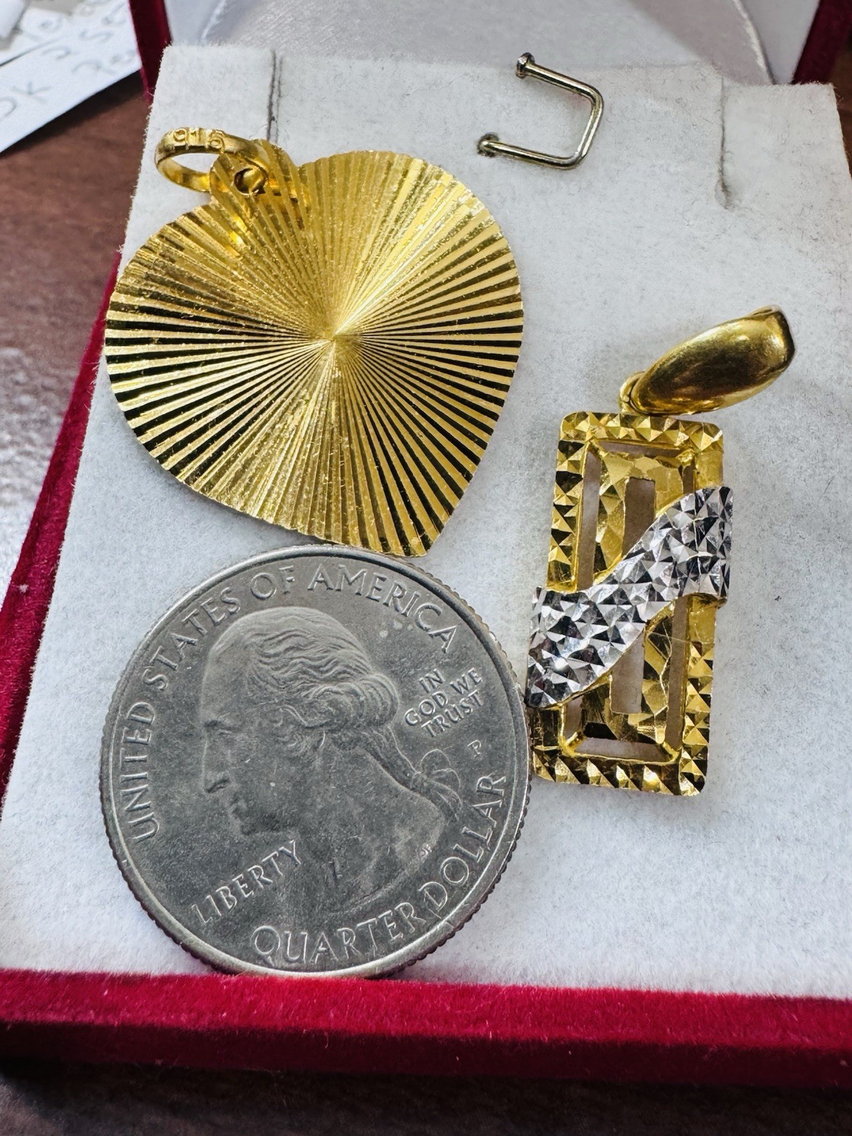 RARE 22K 916 22C Real Gold Two Set of Pendant 1 x Rectangle & 1x Heart 7.73g