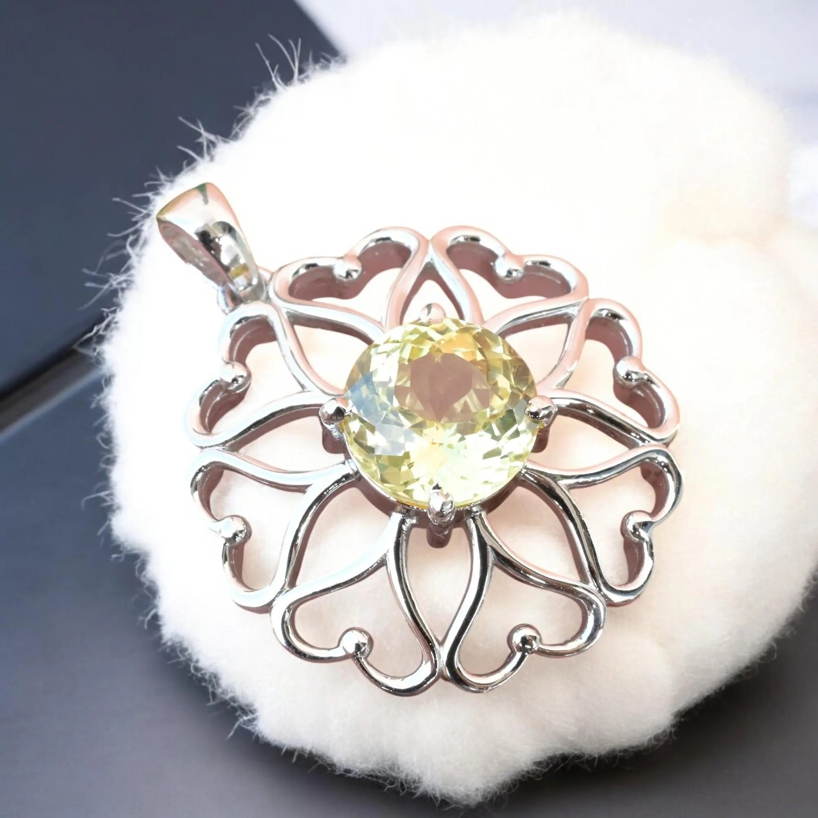 Certified Yellow Sapphire 32 Ct Flower Shape Pendant 925 Sterling Silver MG002